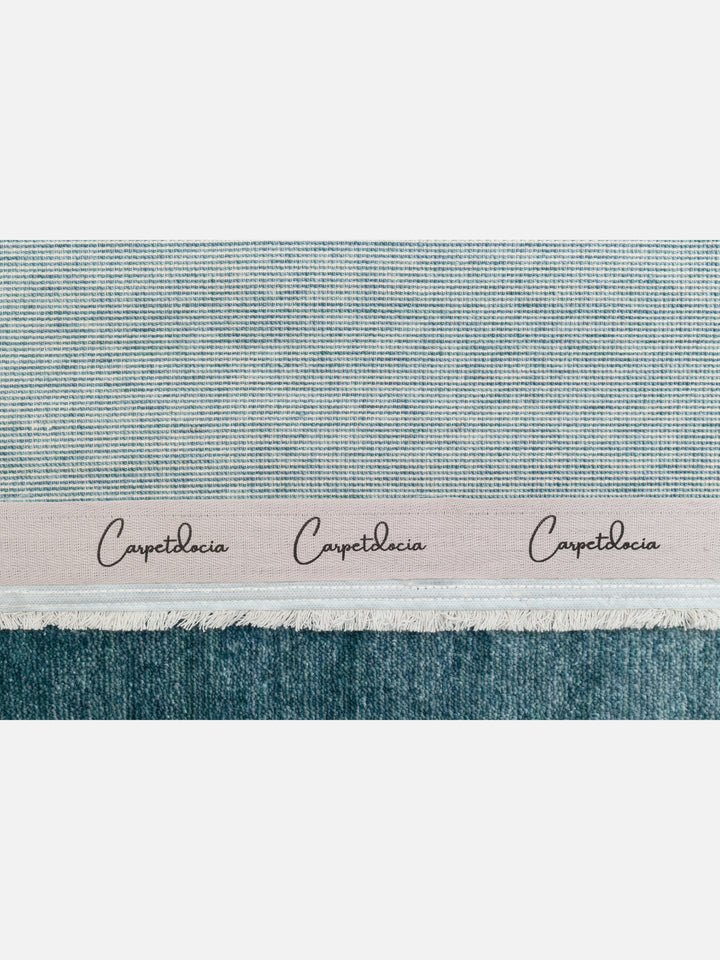Victoria %100 TENCEL™ Lyocell El Emeği ile Üretilen Halı OCEAN MIST Carpetdocia kenar şeridi detayı