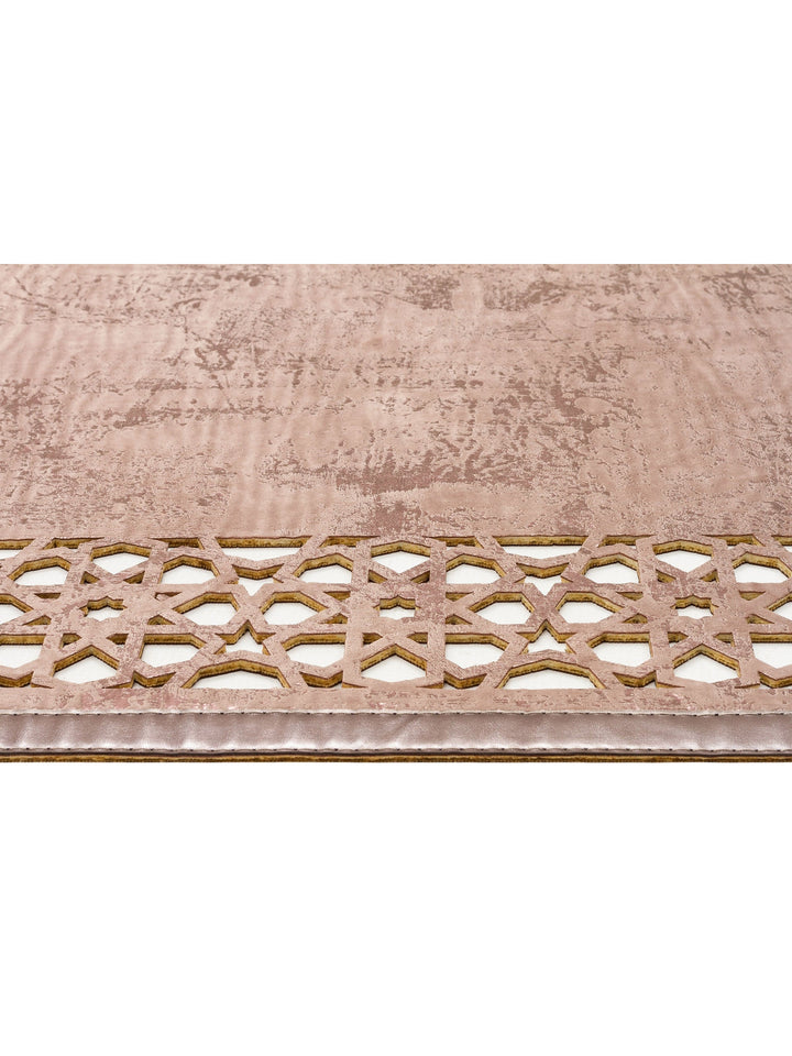Gravür Klasik Ve Modern İşleme ve Oymaya Sahip Parlak Bordürlü Suni Deri Halı 04 VIZON BRONZE - Carpetdocia