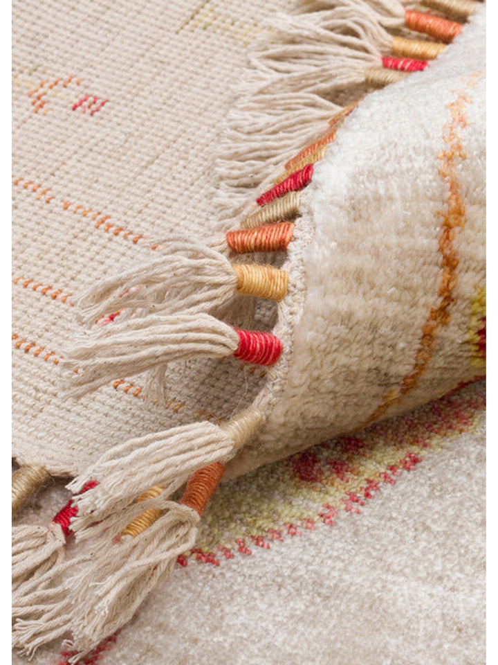 Oushak Carnaval %100 Naturel Kolay Temizlenir El Emeğiyle Üretilen TENCEL™ Modern Uşak Halısı 08 BEIGE AUTUMN Q - Carpetdocia