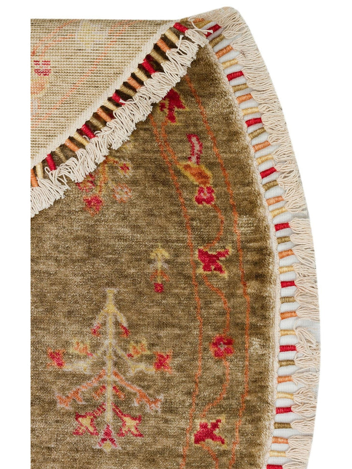 Oushak Carnaval سجادة Uşak الحديثة المصنوعة يدوياً من TENCEL™ بنسبة 100% طبيعية، سهلة التنظيف، 08 GREEN AUTUMN Q