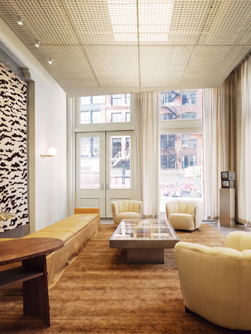 Victoria %100 TENCEL™ Lyocell El Emeği ile Üretilen Halı WARM TERRA oda görünümü